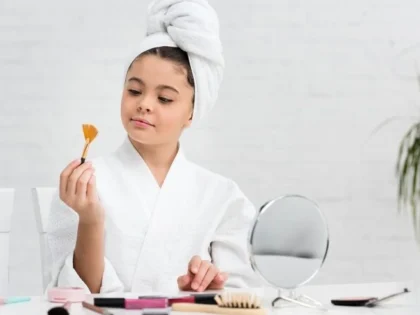 Beginner skincare routine with face wash serum and moisturizer for healthy glowing skin in Pakistan